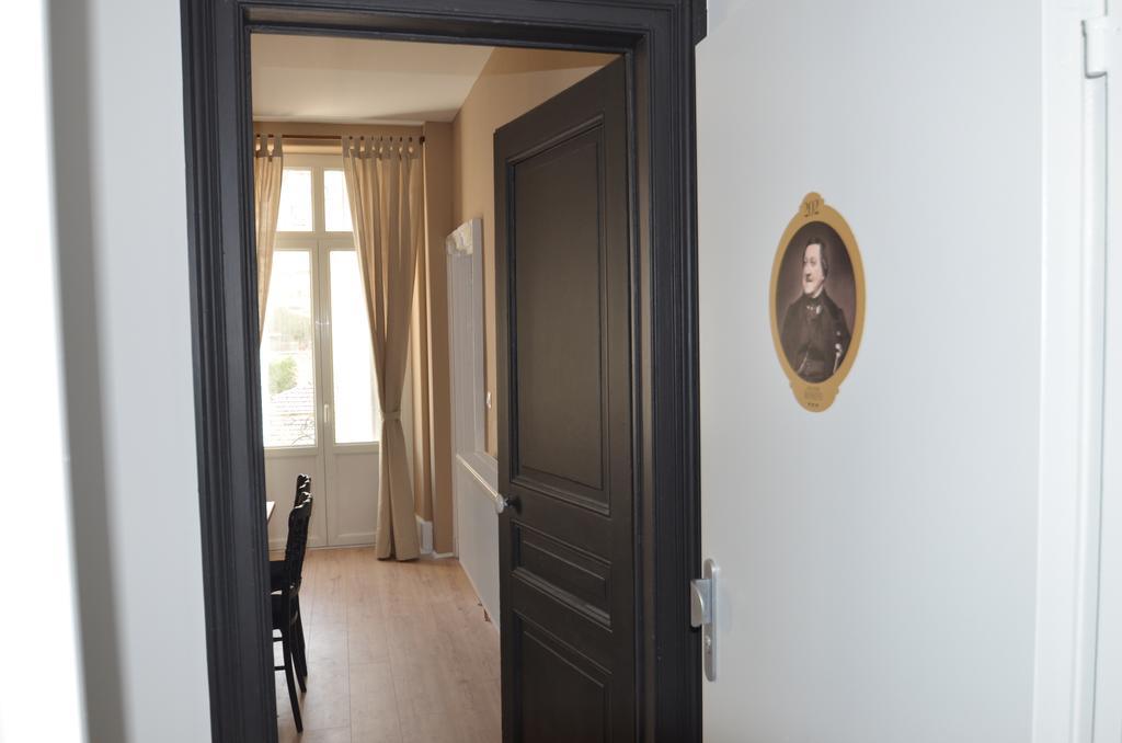 L'Empereur, Sa Femme Et Le Petit Prince Plombières-les-Bains Exterior foto